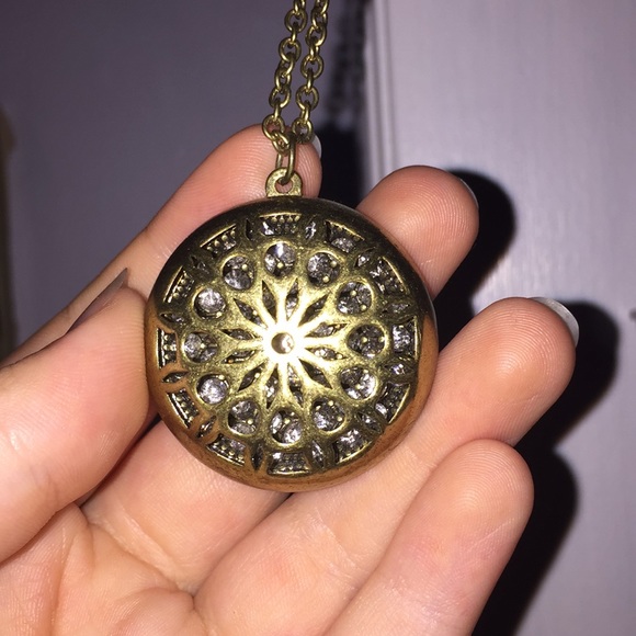 Necklace - Picture 2 of 3